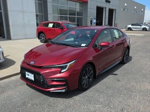Used 2025 Toyota Corolla SE w/ Convenience Package AWD/4WD image 1