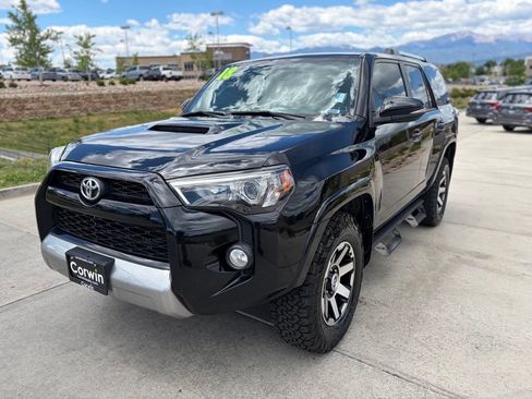 Used 2018 Toyota 4Runner TRD Off-Road Premium AWD/4WD image 3