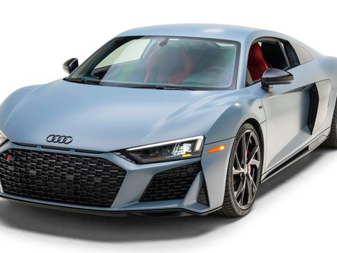 Used 2022 Audi R8 V10 w/ Premium Package RWD image 7