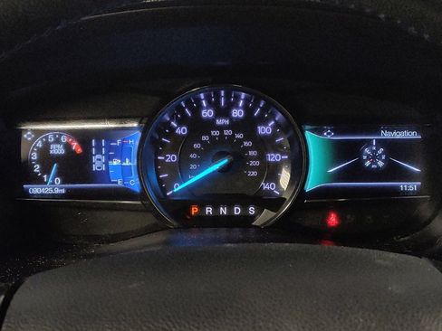 Used 2019 Ford Explorer XLT w/ Equipment Group 202A AWD/4WD image 23