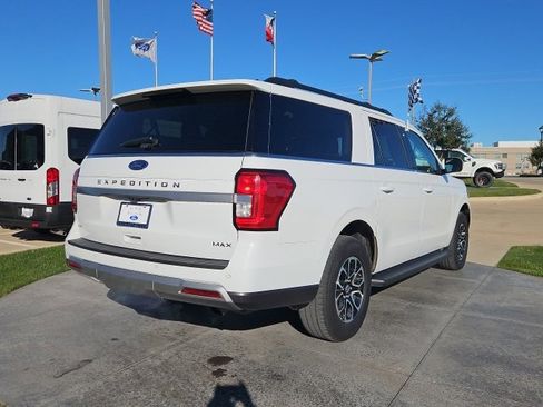 Used 2024 Ford Expedition Max XLT image 8