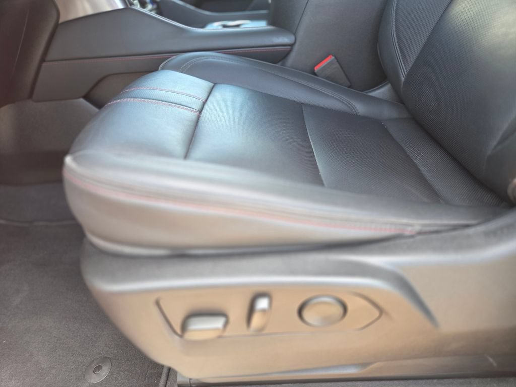 Used 2023 Chevrolet Suburban RST RWD image 32