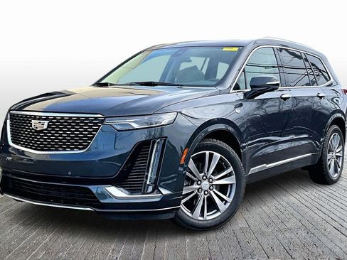 Used 2021 Cadillac XT6 Premium Luxury image 3