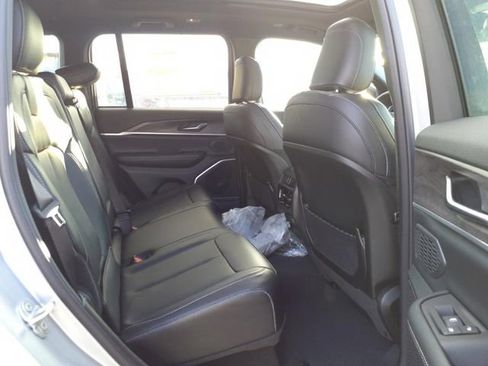 New 2024 Jeep Grand Cherokee Limited 4xe AWD/4WD image 10