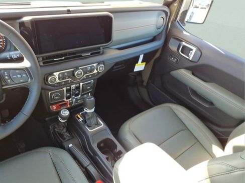 New 2026 Jeep Gladiator Mojave AWD/4WD image 13
