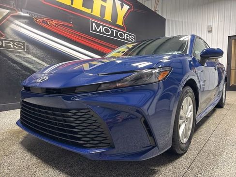 Used 2025 Toyota Camry LE FWD image 2