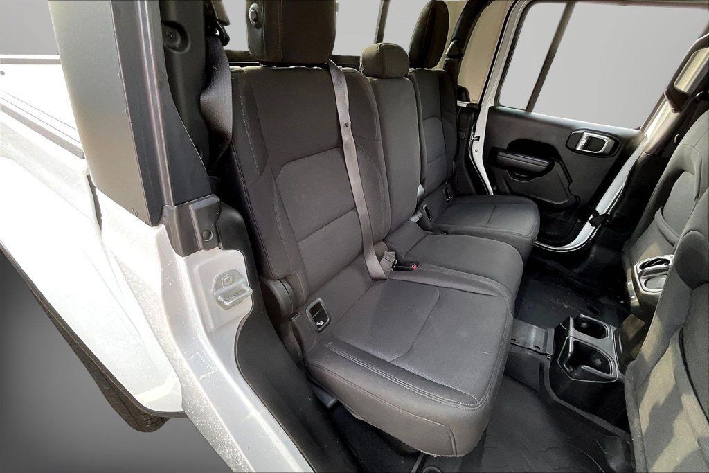 Used 2022 Jeep Gladiator Sport AWD/4WD image 26