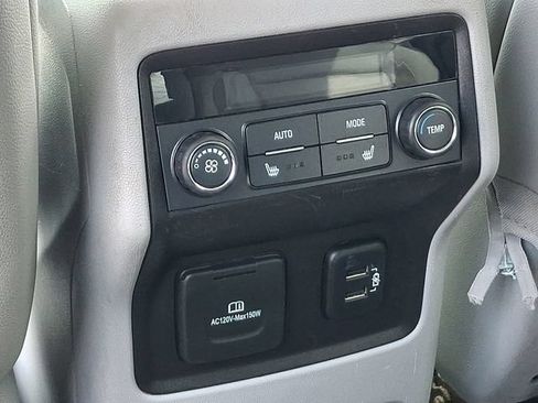 Used 2017 GMC Acadia SLT AWD/4WD image 18