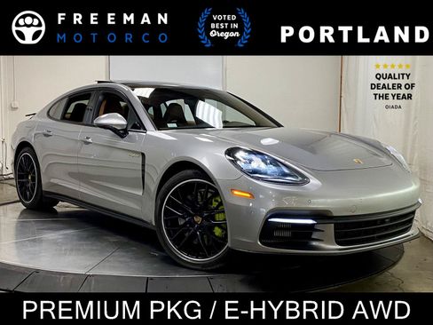 Used 2018 Porsche Panamera 4 AWD/4WD image 1