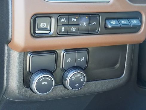 Used 2022 Chevrolet Tahoe High Country RWD image 25