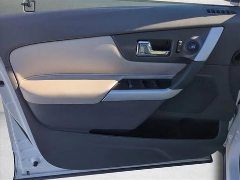 Used 2013 Ford Edge SE image 6