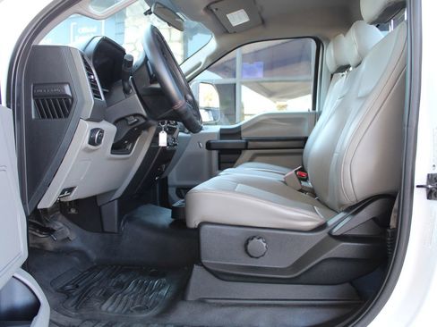 Used 2017 Ford F250 XL w/ Power Equipment Group RWD image 9