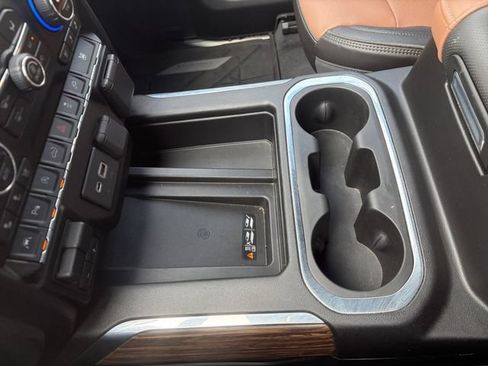Used 2019 Chevrolet Silverado 1500 High Country w/ Technology Package AWD/4WD image 25