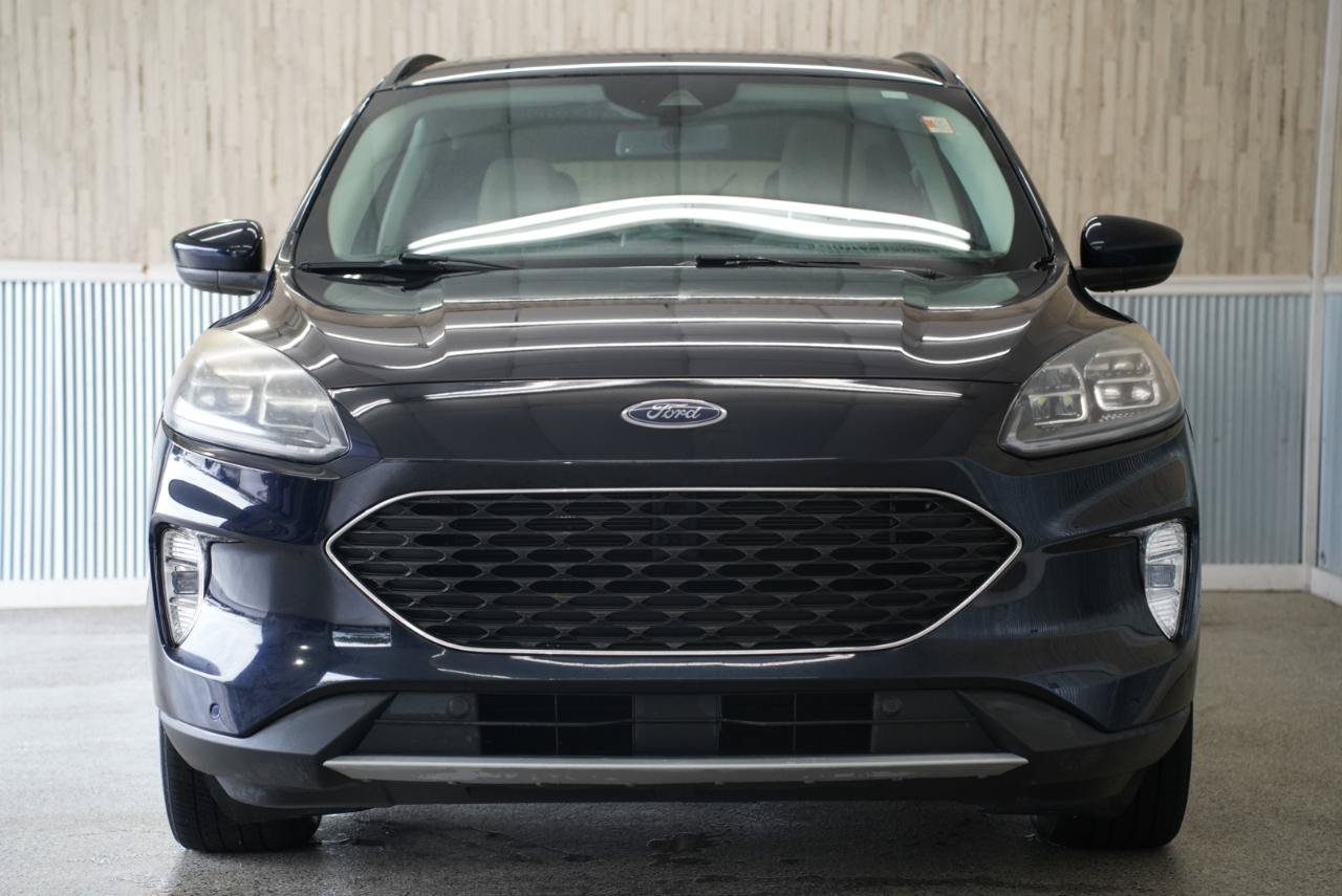 Used 2021 Ford Escape Titanium w/ Class II Trailer Tow Package FWD image 3