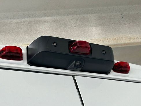 Used 2025 RAM ProMaster 2500 w/ Convenience Group image 10