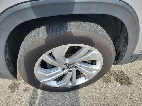 Used 2021 Volkswagen Atlas SE w/ Towing Package FWD image 9