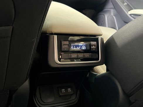 Used 2022 Subaru Ascent Premium w/ Convenience Package image 24