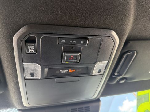 Certified 2025 Toyota 4Runner SR5 AWD/4WD image 5