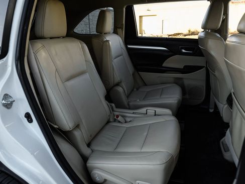 Used 2015 Toyota Highlander XLE FWD image 34
