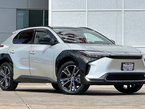 Used 2023 Toyota bZ4X Limited image 2