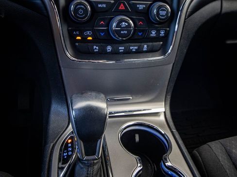 Used 2020 Jeep Grand Cherokee Laredo w/ Security & Convenience Group image 31