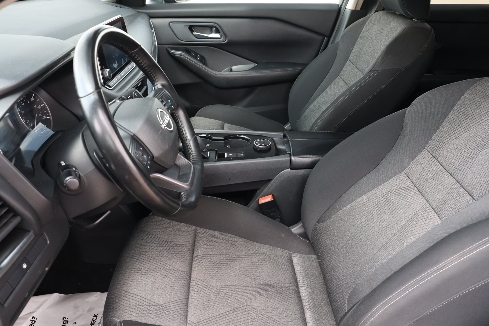 Used 2025 Nissan Rogue SV AWD/4WD image 14