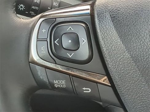 Used 2015 Toyota Avalon Limited image 25