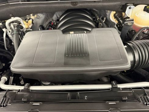 Used 2025 Chevrolet Tahoe Premier AWD/4WD image 37