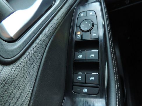 Certified 2023 Nissan Rogue SV image 26