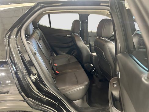 Used 2022 Buick Encore GX Select w/ Sport Touring Package FWD image 19