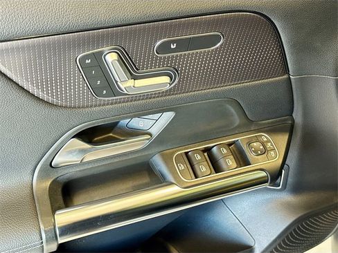 Certified 2022 Mercedes-Benz GLA 250 4MATIC image 16