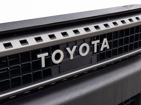 Used 2025 Toyota Land Cruiser w/ Premium Package image 17