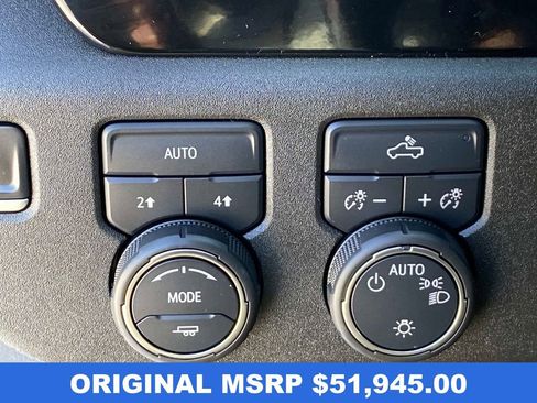 Used 2022 Chevrolet Silverado 1500 LT image 19