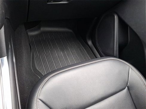 Used 2020 Ford Explorer XLT w/ Equipment Group 202A image 30