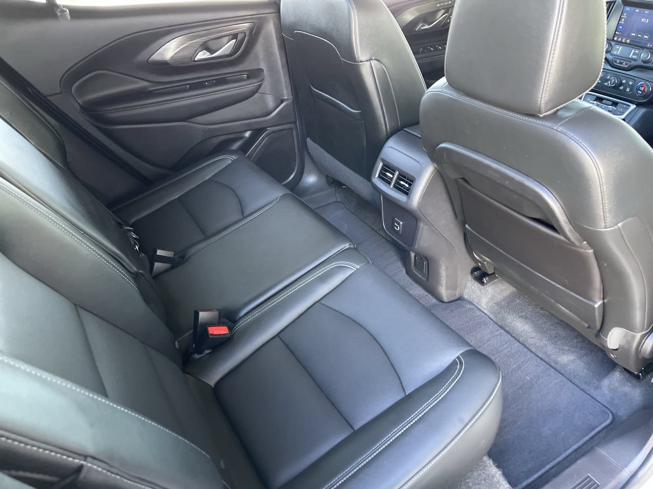Used 2024 GMC Terrain SLT AWD/4WD image 23