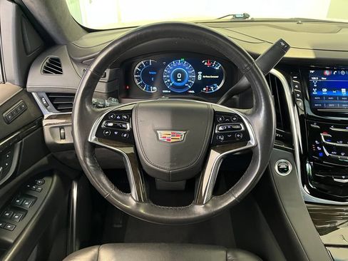 Used 2019 Cadillac Escalade Platinum AWD/4WD image 6