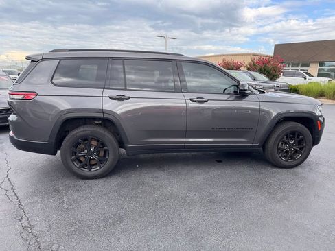 Used 2024 Jeep Grand Cherokee L Laredo AWD/4WD image 6