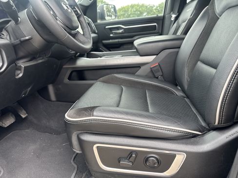 Used 2025 RAM 1500 Laramie w/ Sport Appearance Package AWD/4WD image 7