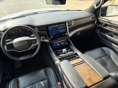 Used 2023 Jeep Grand Wagoneer Series II AWD/4WD image 21