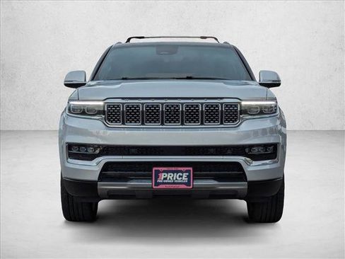 Used 2022 Jeep Grand Wagoneer Series III w/ Flexible Seating Group AWD/4WD image 2