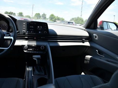 Used 2021 Hyundai Elantra SEL w/ Cargo Package FWD image 23