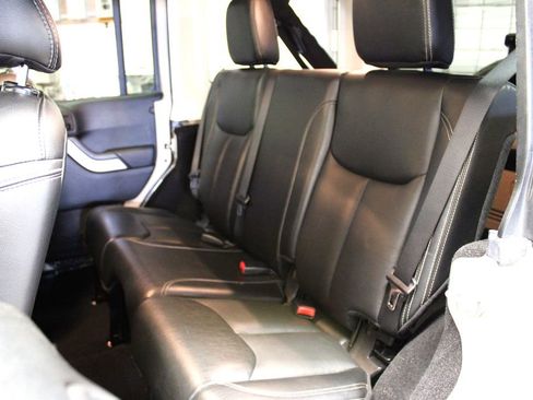 Certified 2016 Jeep Wrangler Unlimited Sahara w/ Max Tow Package image 21