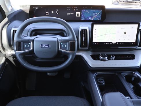 Used 2025 Ford Expedition Max Active image 24