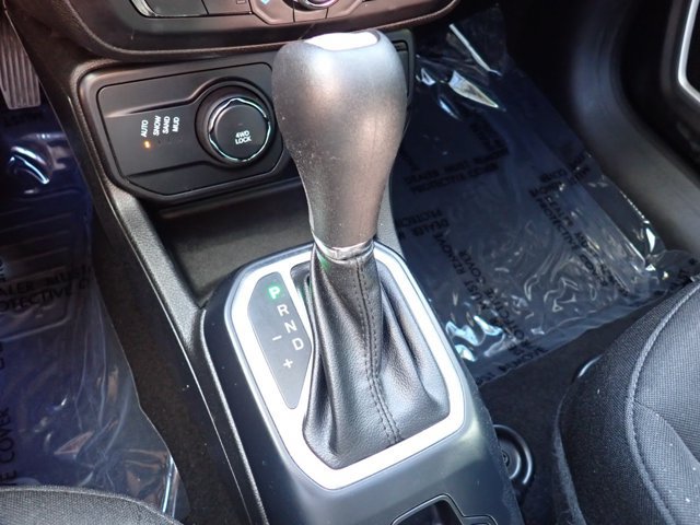 Used 2019 Jeep Renegade Latitude w/ Safety & Security Group II AWD/4WD image 19