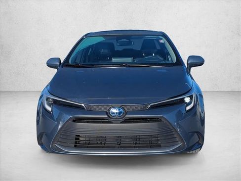 Certified 2023 Toyota Corolla XLE image 2