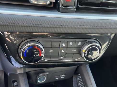 Used 2025 Chevrolet TrailBlazer LT AWD/4WD image 26