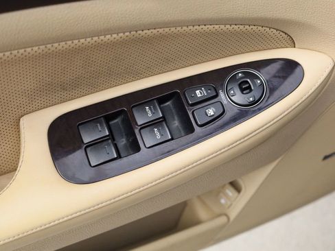 Used 2010 Hyundai Genesis 4.6 image 38