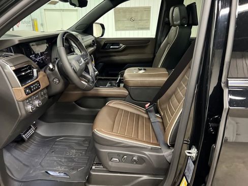 New 2026 GMC Yukon Denali Ultimate AWD/4WD image 12