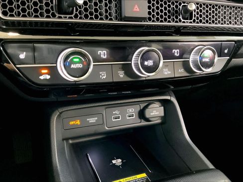 Used 2022 Honda Civic Touring image 34