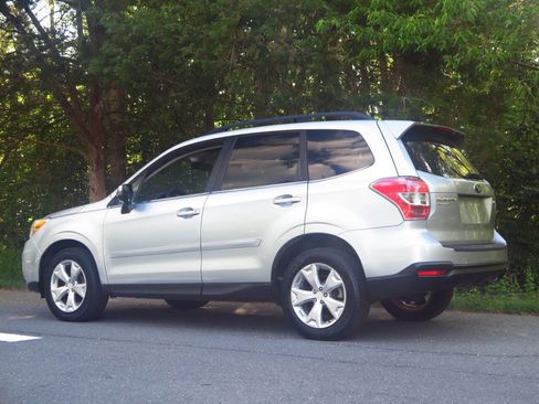Used 2014 Subaru Forester 2.5i Touring AWD/4WD image 3